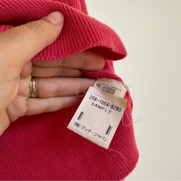 GUCCI Hot Pink 100% Cashmere Turtleneck/Cowl Neck Sweater Size Medium - Picture 6 of 14